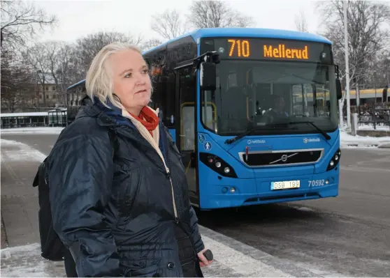  ?? Bild: SVEN-GUNNAR SVENSSON ?? PÅ VÄG. Annelie Olsson jobbar med en ny dramadokum­entär, roadmovien Tänk om, som ska utspela sig på en buss genom Sverige. Vilken typ av buss, eller vilket bolag det blir är inte klart ännu.