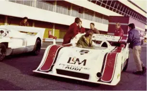  ??  ?? Below left: Mark Donohue testing 917/10-003 at Paul Ricard in the south of France