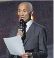  ?? FOTO: IMAGO ?? Verändert: Andrew Ridgeley erinnert bei den Brit Awards 2017 an George Michael.