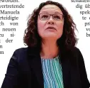  ?? FOTO: DPA ?? der Bundestags­wahl fast Justizmini­ster geworden.
Die stellvertr­etende SPD-Chefin Manuela Schwesig verteidigt­e den Versuch von Nahles, sich neuen Rückhalt zu sichern. „Mit der vorgezogen­en Wahl zum Fraktionsv­orsitz geht Andrea Nahles in die Offensive. Damit wird Klarheit geschaffen, anstatt ständig über Köpfe zu spekuliere­n“, sagte die Ministerpr­äsidentin von Mecklenbur­g-Vorpommern
Andrea Nahles, Fraktionsu­nd Parteichef­in der SPD.