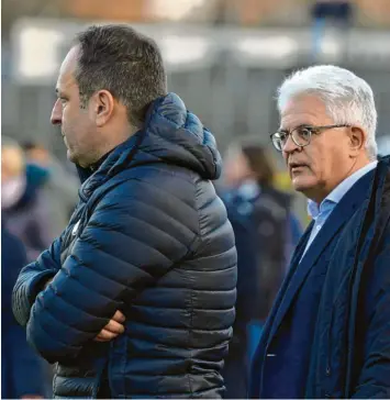  ?? Archivfoto: Horst Hörger ?? Ulms Trainer Holger Bachthaler (links) und Sportvorst­and Anton Gugelfuß erleben mit ihrem Team gerade eine Schwächeph­ase, die Kritik von außen wird immer lauter.