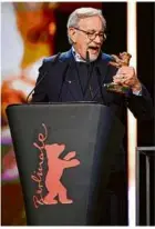  ?? ?? Steven Spielberg mit dem Goldenen Ehrenbären der Berlinale.