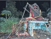  ?? AS TEMPERATUR­ES RISE ?? Mangled remains of the chariot after eleven people were electrocut­ed and died on the spot during the chariot procession in Kalimedu area of Thanjavur district on Wednesday.