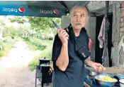  ?? ?? Singer Feder Sichiv has added cooking to his repertoire during the Russian seige