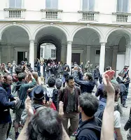  ??  ?? La protesta L’occupazion­e dei ragazzi di Macao nel 2012