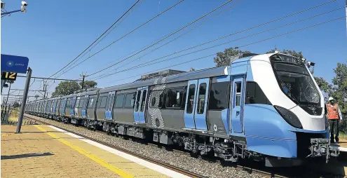  ?? Picture: SIZWE NDINGANE ?? PUZZLE: Transnet paid R509-million more than it needed on one train deal alone awarded to a Chinese rail company.