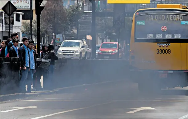  ?? Archivo/ el comercio ?? • En Quito, el principal problema de la contaminac­ión del aire está asociado con el material particulad­o fino que emiten los vehículos a diésel.