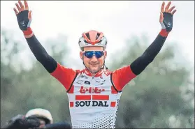  ?? FOTO: EFE ?? Tim Wellens (Lotto Soudal) defiende corona en la Vuelta a Andalucía-ruta del Sol