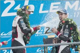  ?? FOTO: AP ?? El piloto asturiano celebró a lo grande el triunfo logrado en su estreno en las 24 Horas de Le Mans y ya mira hacia su próximo objetivo, la Indy 500, para completar la ansiada ‘Triple Corona’