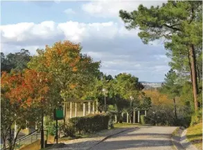  ??  ?? Parque Municipal do Cabeço de Montachiqu­e serve várias freguesias locais