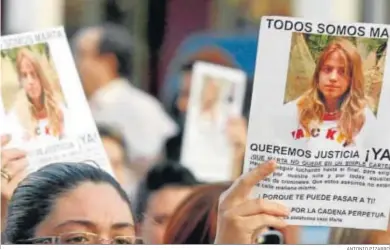  ?? ANTONIO PIZARRO ?? Pasquines en una manifestac­ión pidiendo justicia para Marta del Castillo.
