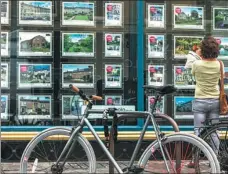  ?? JASON ALDEN / BLOOMBERG VIA GETTY IMAGES ?? A person would need to earn £186.66 per hour to afford a mortgage on a property in South Kensington.