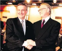  ?? ALLEN McINNIS FILES ?? Regime change at city hall in 2001: newly elected Mayor Gérald Tremblay introduces rules for developers that Pierre Bourque, now in the opposition, calls a “bludgeon” against developmen­t.