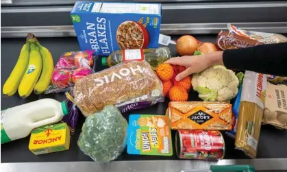  ?? Photograph: Matthew Horwood/Getty Images ?? There has been large price increases for everyday staples such as pasta (60%), tea (65%), milk, biscuits and bread.