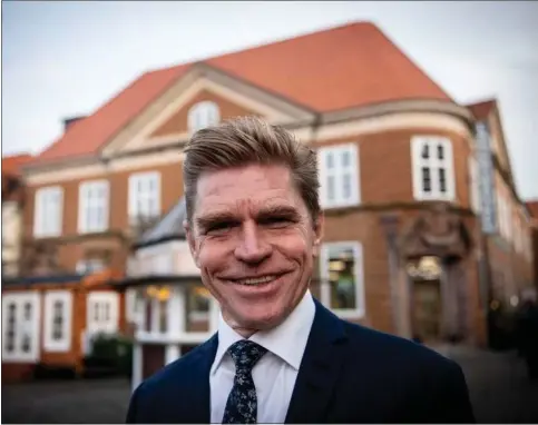  ?? ?? Adm. direktør John Fisker, Ringkjøbin­g Landbobank, har forstået at udnytte tumulten fra salget af Handelsban­ken til at kapre rådgivere i bankens afdeling for velhavende kunder. Foto: Johan Gadegaard