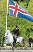  ?? Foto: Marion Henrici ?? Der Islandpfer­dehof Lechleite in Fried  berg wird 25 Jahre alt. Zum Jubiläum ist am Tag der offenen Tür viel Programm geboten.