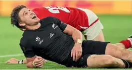  ?? GETTY IMAGES AP/GETTY IMAGES ?? Bad night: Scott, above, and Beauden Barrett both botched golden try scoring chances. ‘‘Embarrassi­ng, but funny too,’’ Beauden said.