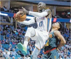  ?? FOTO: DPA ?? Bereit für Höhenflüge: Dennis Schröder (li.), jetzt OKC.