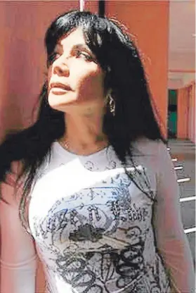 ??  ?? Sandra Avila Beltrán antes de ser arrestada en 2007.
