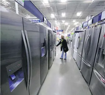  ?? THE ASSOCIATED PRESS ?? Buying a major appliance can be intimidati­ng, but it doesn’t have to be hard. To find one that both you and your bank account are happy with, do your homework, visit a store and ask for a deal. And don’t buy an extra warranty without reading the fine...