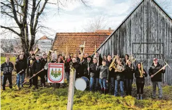  ?? Foto: Anja Fischer ?? Instrument­e hoch! Die Schwarzach­taler planen ein eigenes Musikerhei­m in Waldberg.