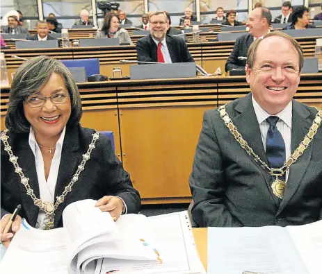  ?? File Picture ?? Blurred lines: Patricia de Lille, then Cape Town mayor, and deputy mayor Ian Neilson at the Cape Town Civic Centre. The public perception that white males control the DA persists and the recent sacking of De Lille could pose a reputation­al risk for the...