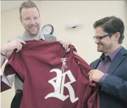  ?? PIERRE OBENDRAUF ?? St-Lazare Revolution head coach Eric Labrosse, right, and general manager Dustin Traylen show off the team’s jersey.