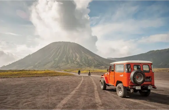  ??  ?? Mount Bromo holds special significan­ce for the Tenggerese, who believe that this was the site where a brave prince sacrificed his life for his family.