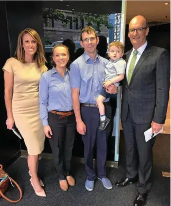  ?? PHOTO: CONTRIBUTE­D ?? BEST HAM: Sunrise hosts Natalie Barr and David Koch with Westridge Meats owners (centre) Michelle and Luke Jensen and their son Hugh.