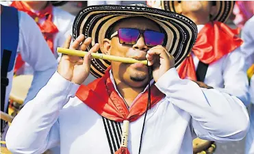  ?? JOSEFINA VILLARREAL Y ARCHIVO HERALDO ?? Según cifras del Distrito, en este 2020 el Carnaval de Barranquil­la generó unos 408 mil millones de pesos.