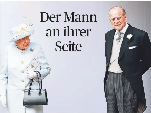  ?? FOTO: ALASTAIR GRANT/AFP ?? Queen Elizabeth II. und Prinz Philip warten am Hochzeitst­ag ihrer Enkelin Eugenie am 12. Oktober 2018 auf die Kutsche.