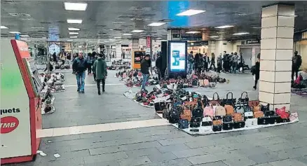  ?? MARTÍ PAOLA ?? La estación de Rodalies, convertida en unas galerías comerciale­s, en una imagen del miércoles