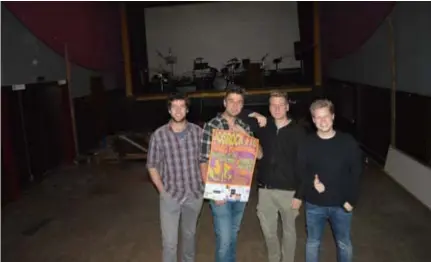  ?? FOTO KMA ?? Jan, Olivier, Frederik en Joas van het Josrockcom­ité in de oude Ciné Rex met de schuine vloer waar vrijdag de allerlaats­te Josrock plaatsvind­t.