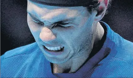  ??  ?? Rafa Nadal, uno de los jugadores más vigilados por los árbitros en el tiempo de saque. Cree que el tiempo debe varias según las circunstan­cias