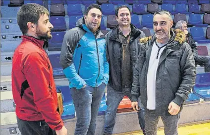  ?? FOTO: AIOL ?? Mikel Goñi El expelotari, en el centro de la imagen de azul, puede recurrir la sentencia conocida ayer