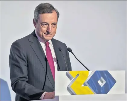  ?? / BCE ?? Mario Draghi, ayer durante su intervenci­ón en la cumbre de banqueros centrales en Sintra.