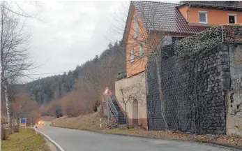  ?? FOTO: STEFAN MANGER ?? Die Verkehrsko­nzeption für das Eßlinger Sträßle beschäftig­te am Freitag in einer Informatio­nsveransta­ltung gut 100 Möhringer Bürger.