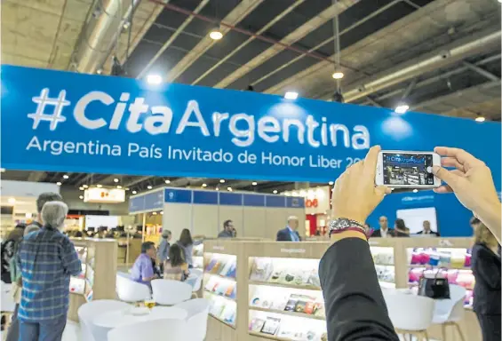  ?? MINISTERIO DE CULTURA ?? Mirando al sur. Este año la Argentina estará en el centro de las miradas y allí, a mostrarse, fueron editores y autores.