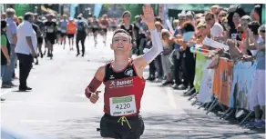  ?? FOTO: HOMÜ ?? So war es 2018 beim 10-Kilometer-Lauf über die Kö: Maximilian Thorwirth siegt. Nun stellt er an gleicher Stelle ein anderes Laufformat auf die Beine.