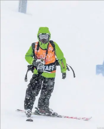  ?? FOTO: ALBERTO ALONSO ?? Toni Grases, fotògraf que viu al Pallars Sobirà i que és el fotògraf oficial de la FCEH