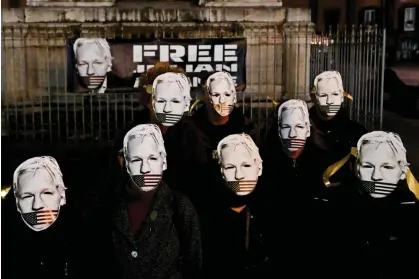  ?? ?? Supporters of WikiLeaks founder Julian Assange demonstrat­e in Naples, Italy, on 26 March 2024. Photograph: Ciro Fusco/EPA