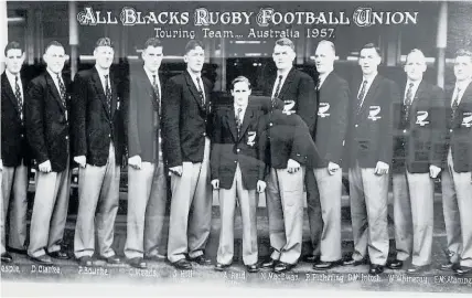  ??  ?? The 1957 All Blacks with Reid, their captain, at centre.
