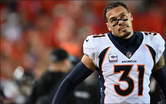  ?? RJ SANGOSTI — THE DENVER POST ?? Broncos safety Justin Simmons is one of the players on the team’s roster who could theoretica­lly help a contending team.