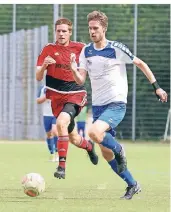  ?? FOTO: UM (ARCHIV) ?? Sascha Künzel (rechts) und der SV Bergfried haben sich für das Heimspiel gegen Hitdorf viel vorgenomme­n.