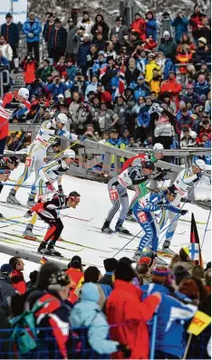  ?? Archivfoto: Ralf Lienert ?? Bilder wie dieses vom „Wintermärc­hen“der Nordischen Ski WM 2005 soll es auch 2021 geben. Dafür müssen aber Millionen investiert werden.
