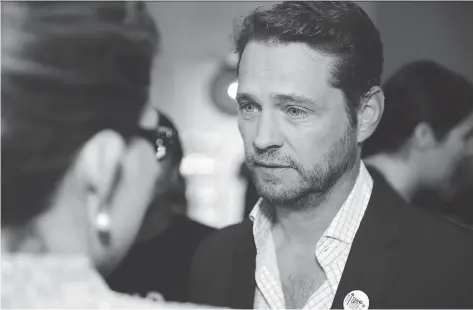  ?? RYAN EMBERLEY/THE ASSOCIATED PRESS ?? In Private Eyes, Jason Priestley’s character Matt Shade sucker-punches a former manager, not unlike Priestley’s real-life experience with disgraced Hollywood producer Harvey Weinstein.