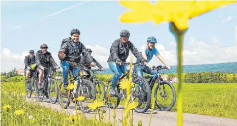  ?? SYMBOLFOTO: THOMAS WARNACK/DPA ?? Das württember­gische Allgäu soll bis 2021 zertifizie­rte Radreisere­gion werden.