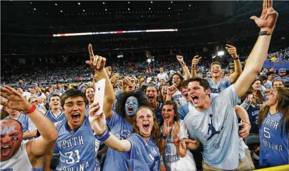  ?? Karen Warren / Houston Chronicle ?? Kentucky signee Kevin Knox II (23) learned the hard way how fans can turn on recruits when they decide to sign with another school. North Carolina fans got passionate at the 2016 Final Four in Houston, but at least one also showed a dark side on social...