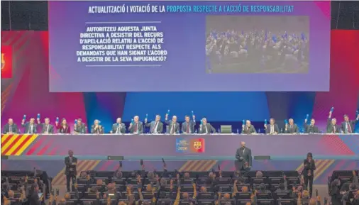  ??  ?? ANTES DEL DERBI. La asamblea extraordin­aria de socios se celebró ayer por la tarde en el Palau de Congressos de Catalunya.