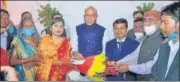  ?? SOURCED ?? Defence minister Rajnath Singh at the wedding of Dr Brijendra in Ghazipur.